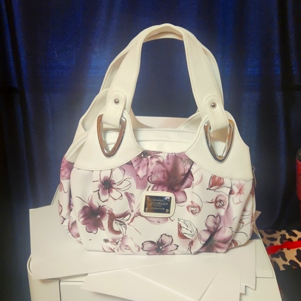 Pretty Flower accent Purse